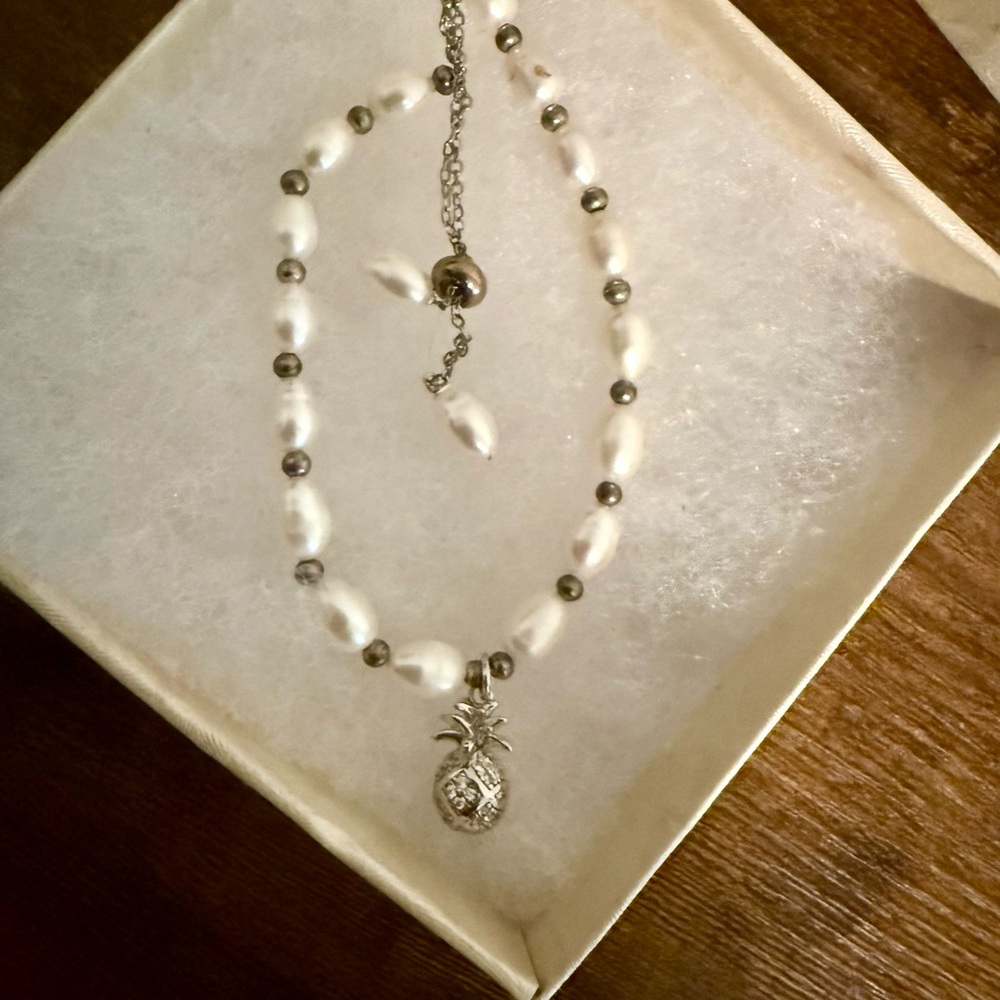 Elegant Silver and White Pearl bracelet